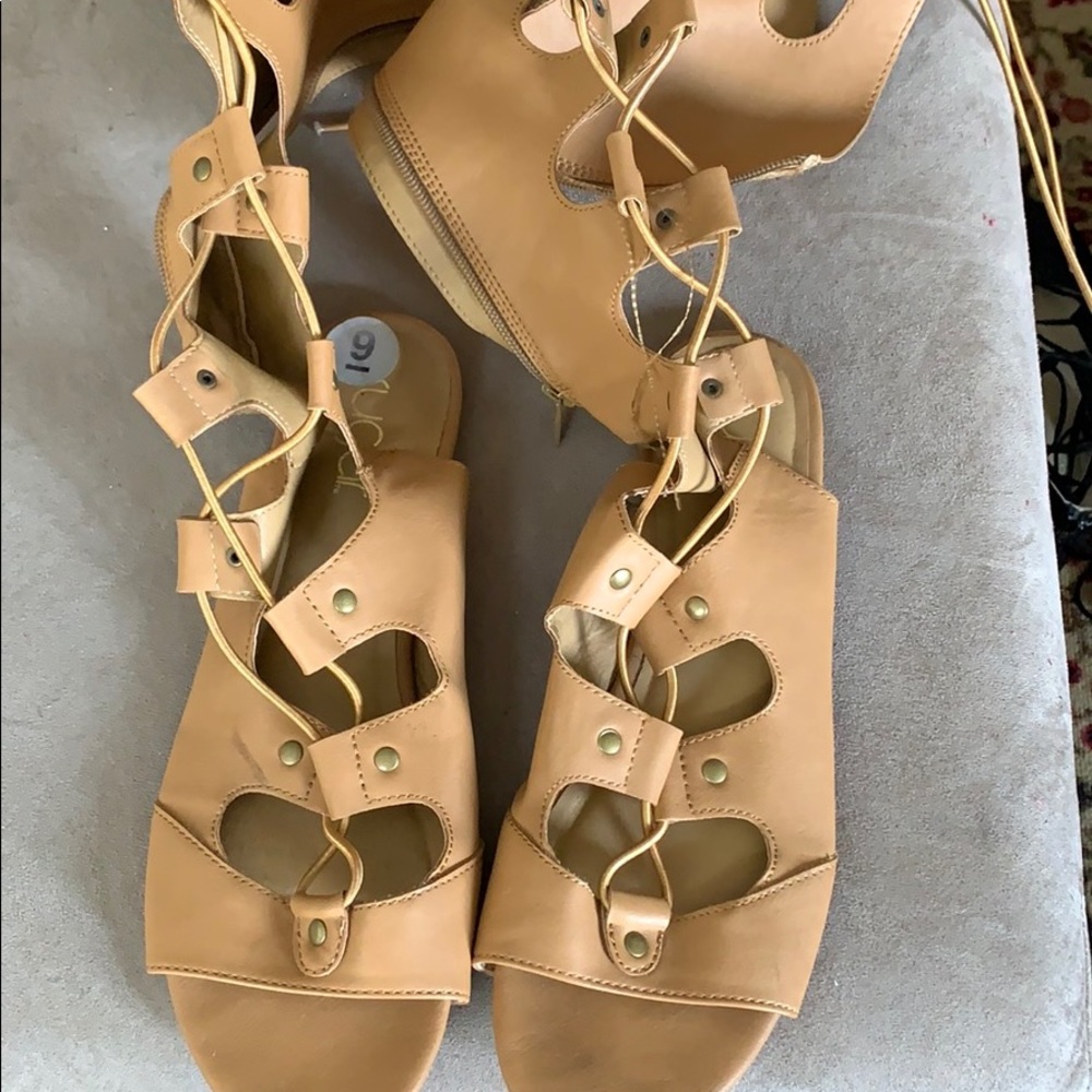 Sandals - Picture 4 of 4